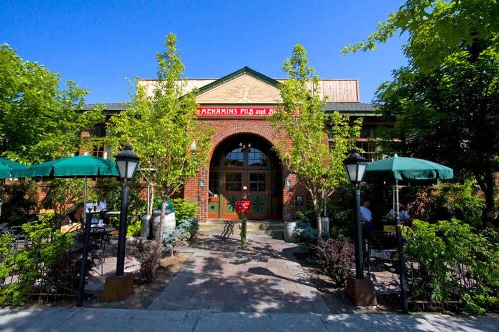 Hotel Mcmenamins Old St. Francis School Bend