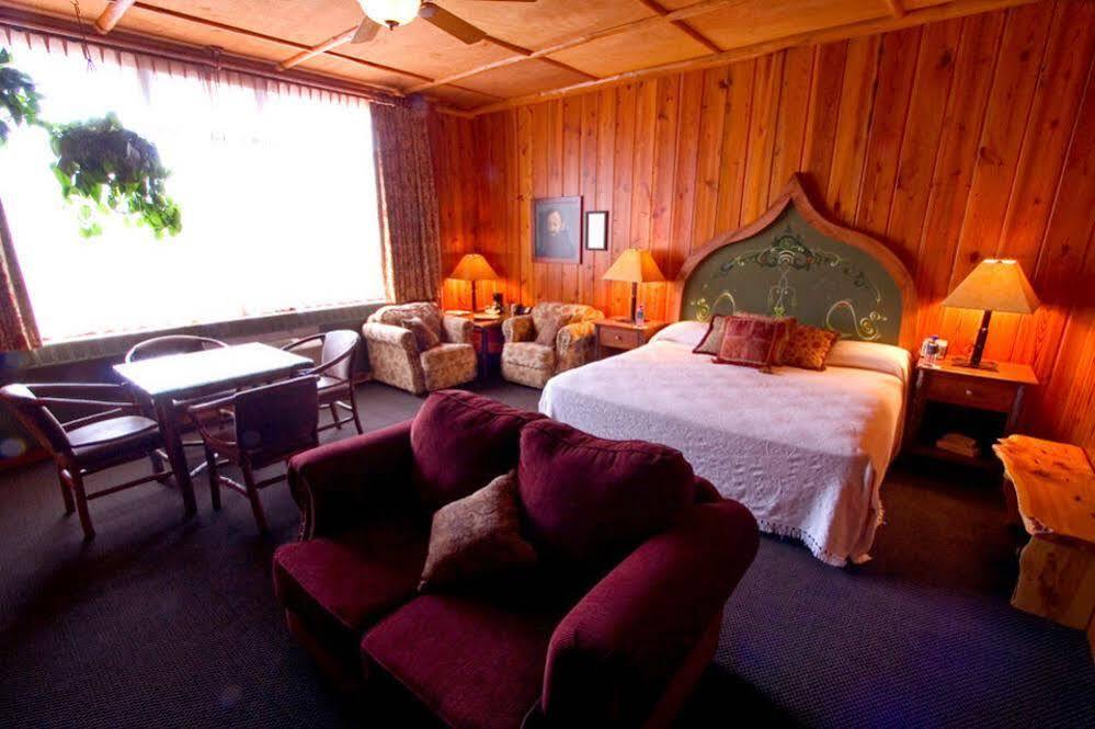 Hotel Mcmenamins Old St. Francis School